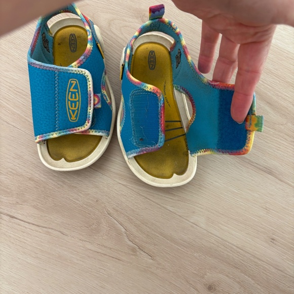 KEEN TODDLER’S KNOTCH RIVER OPEN-TOE SANDAL TIE DYE/VIVID BLUE - Picture 6 of 8
